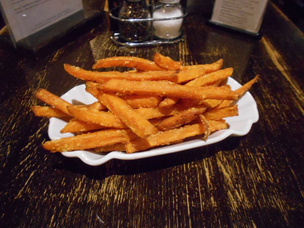 Vegane Süßkartoffel-Pommes