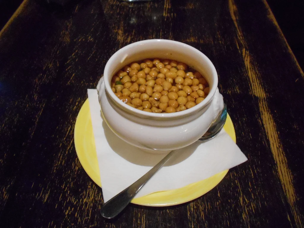 Backerbsensuppe wahlweise mit Rindsuppe ODER klarer Gemüsesuppe / ACL