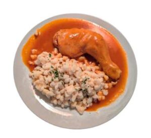 Hühnchen in PaprikaSauce mit hausgemachten Nockerln